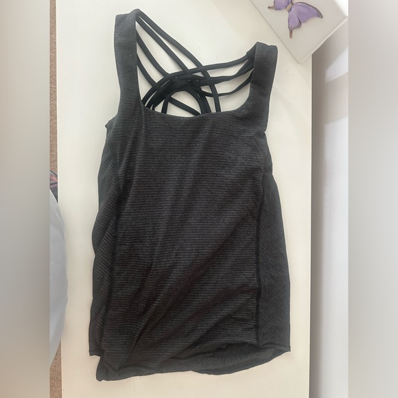 lulu tank with built in sports bra!!! - Picture 4 of 4